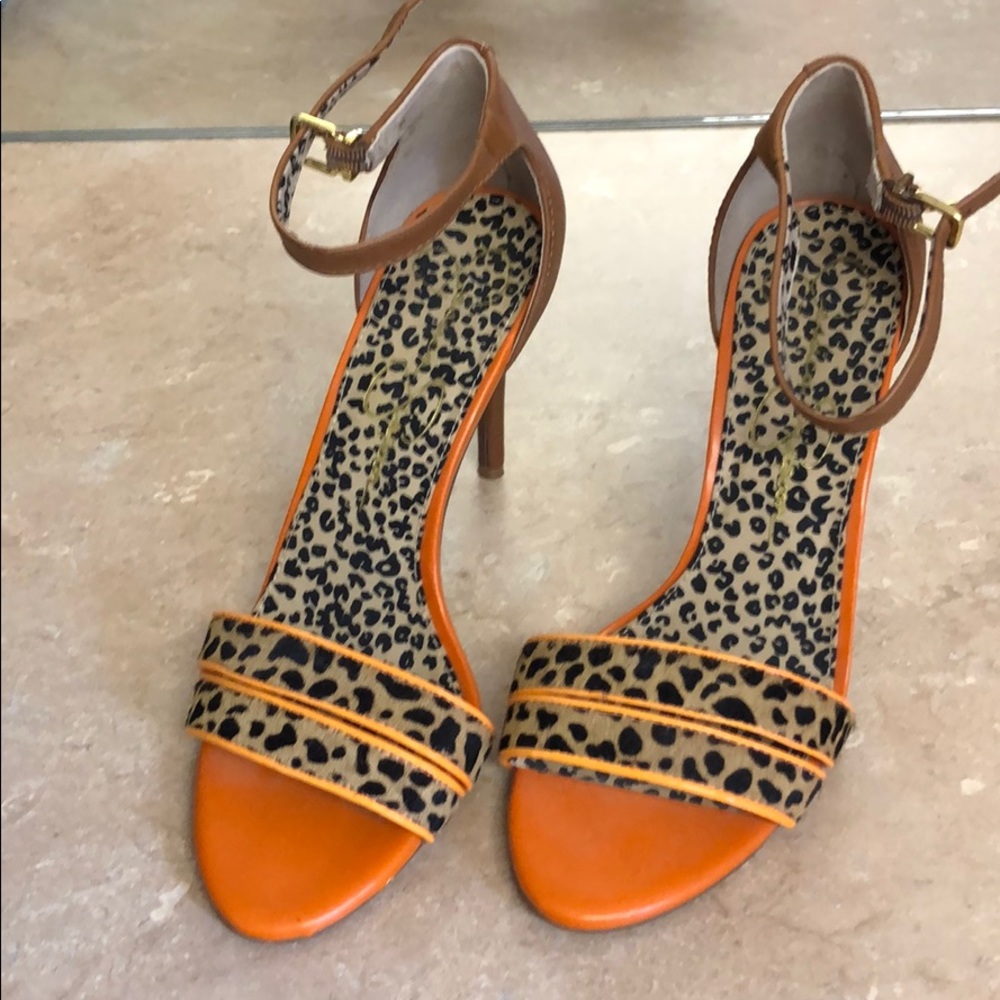 Jessica Simpson leopard heel 8